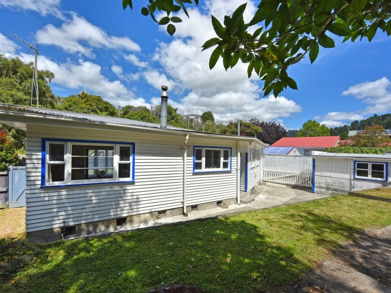 22 Field Street, Silverstream, Upper Hutt - Carousel 2