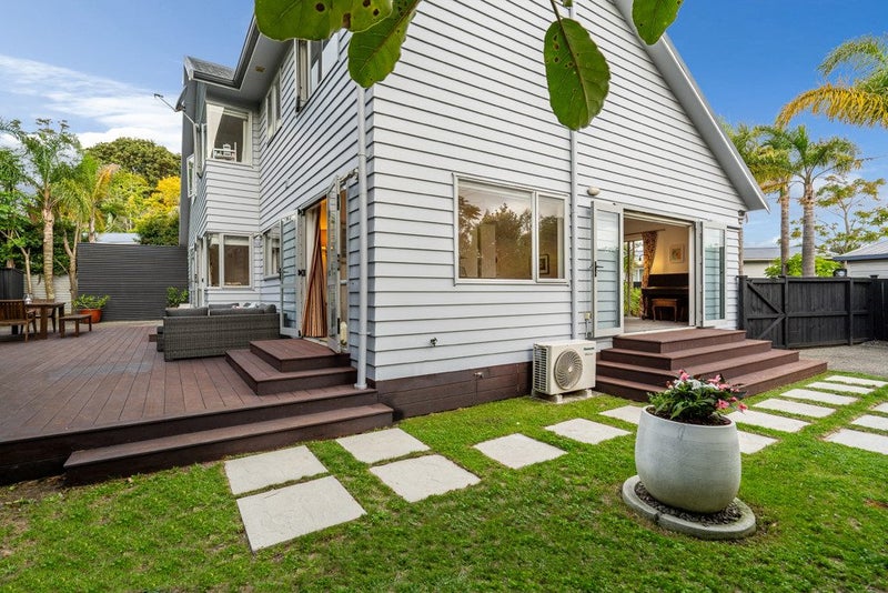 2/7 Phillip Parade, Forrest Hill, Auckland - Carousel 22