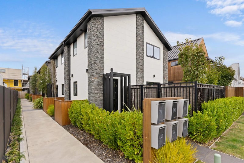2/41 Gracefield Avenue, Christchurch Central, Christchurch - Carousel 2