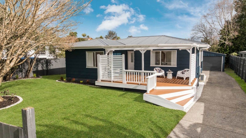 12 Solea Road, Sunnyvale, Auckland - Carousel 2