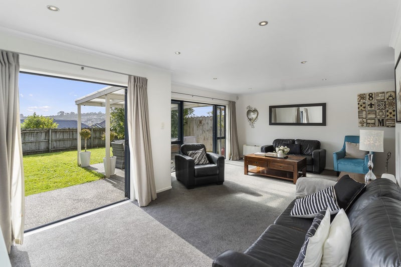 45 Sonoma Crescent, Oteha, Auckland - Carousel 2