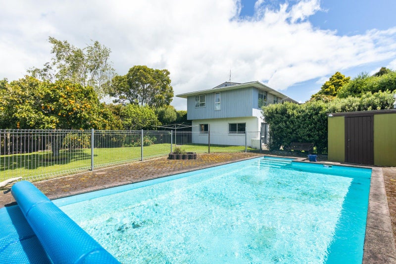 13 Julian Place, Westown, New Plymouth - Carousel 2