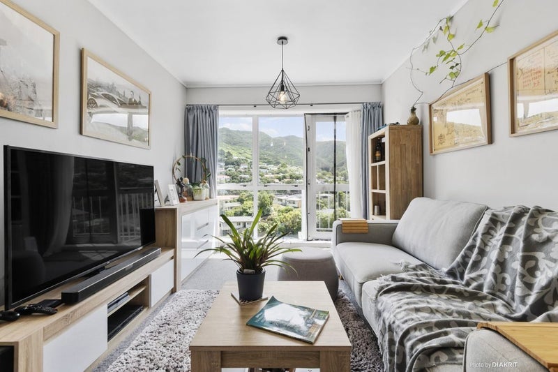 5/27 South Karori Road, Karori, Wellington - Carousel 2