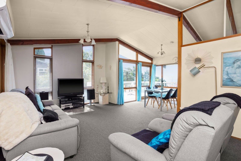 2 Karaka Road, Bluff Hill, Napier - Carousel 1