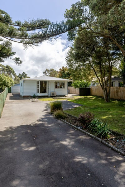 218 Main Road South, Raumati South, Paraparaumu - Carousel 1