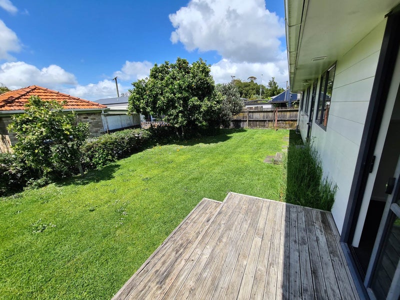 6 Galloway Street, Hamilton East, Hamilton - Carousel 2