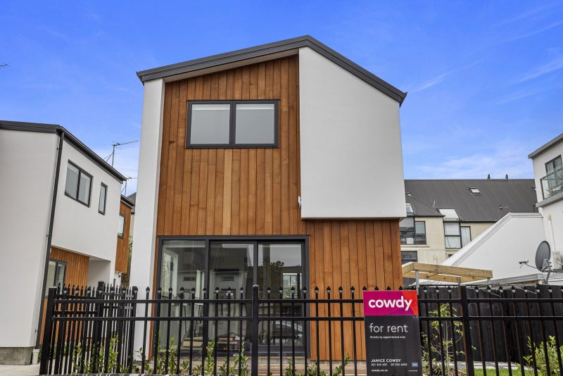 1/10 Exeter Street, Merivale, Christchurch - Carousel 1