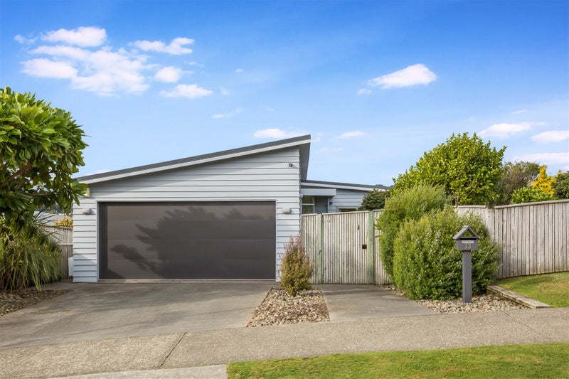 33 Aotea Drive, Aotea, Porirua - Carousel 1