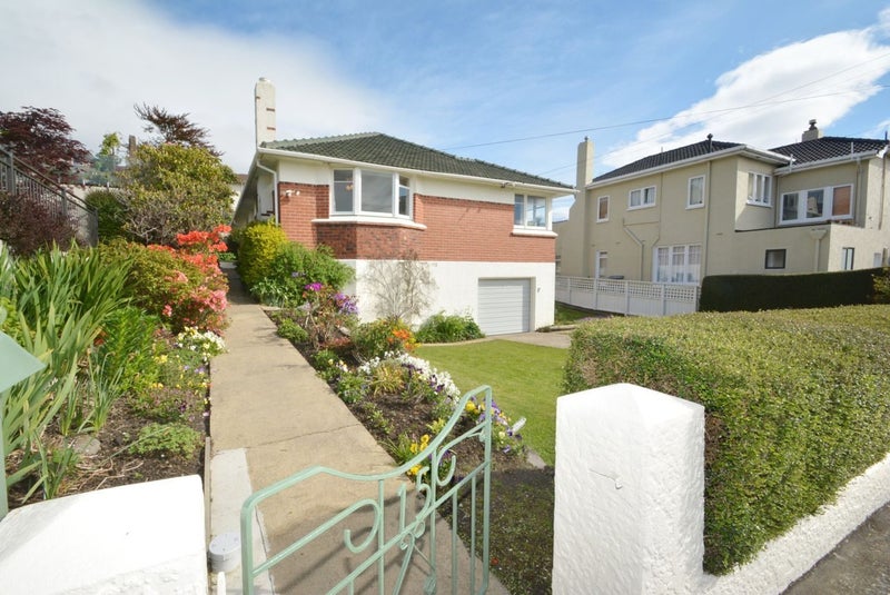 15 Pollock Street, Maori Hill, Dunedin - Carousel 1