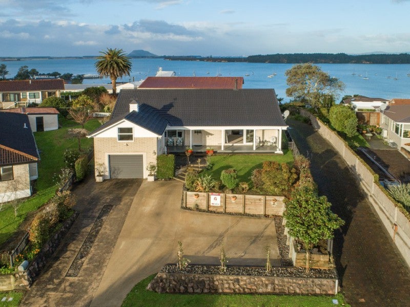 9 Coppelia Avenue, Omokoroa, Omokoroa - Carousel 1
