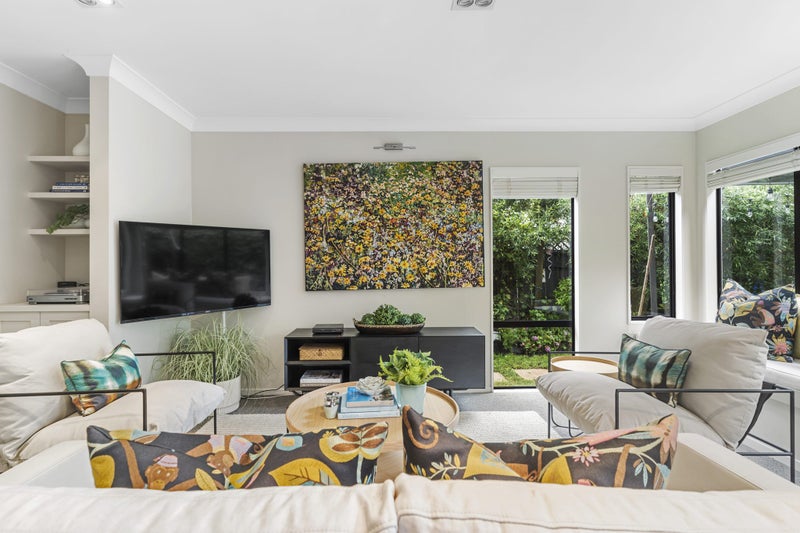 2/7 Ngaio Street, Orakei, Auckland - Carousel 2