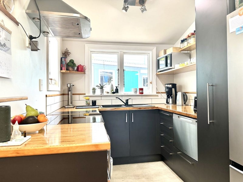 28 Mount Pleasant Road, Aro Valley, Wellington - Carousel 2