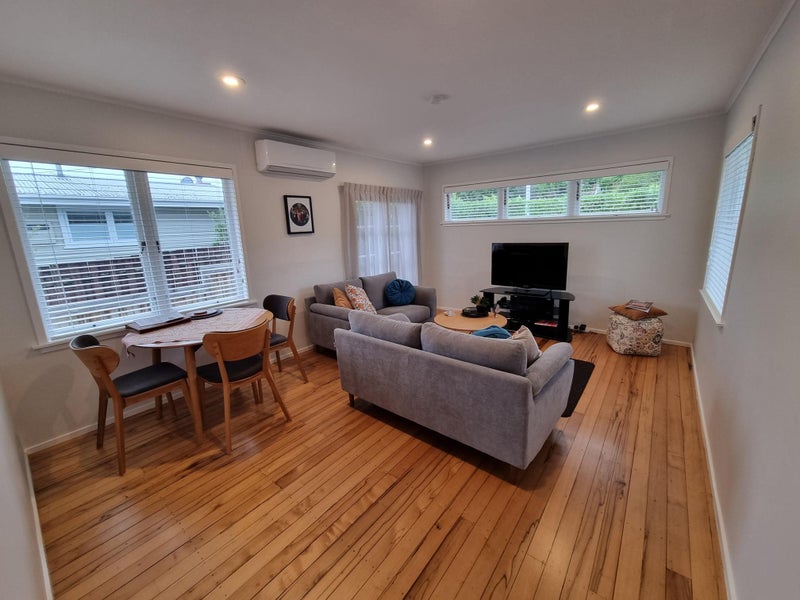 65 Selwyn Crescent, Forrest Hill, Auckland - Carousel 2