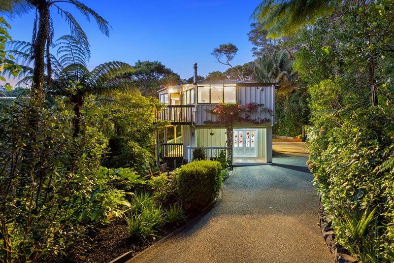 1156 Scenic Drive North, Swanson, Auckland - Carousel 1