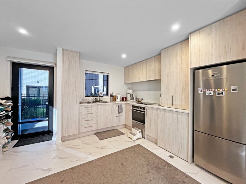 2/12 Biddle Crescent, Taita, Lower Hutt - Carousel 2