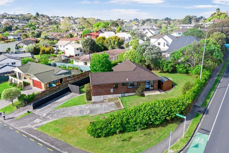 1 Centorian Drive, Windsor Park, Auckland - Carousel 15