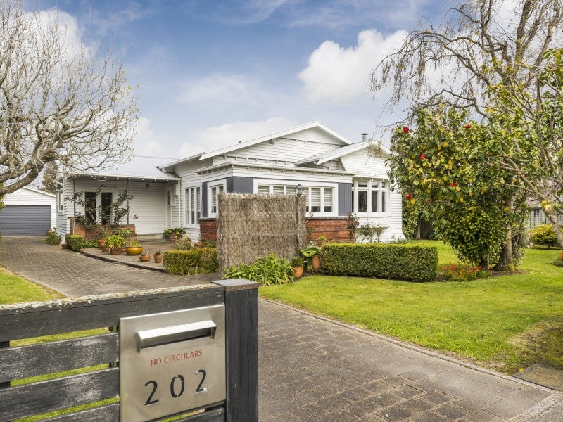 202 Park Road, Hokowhitu, Palmerston North - Carousel 1