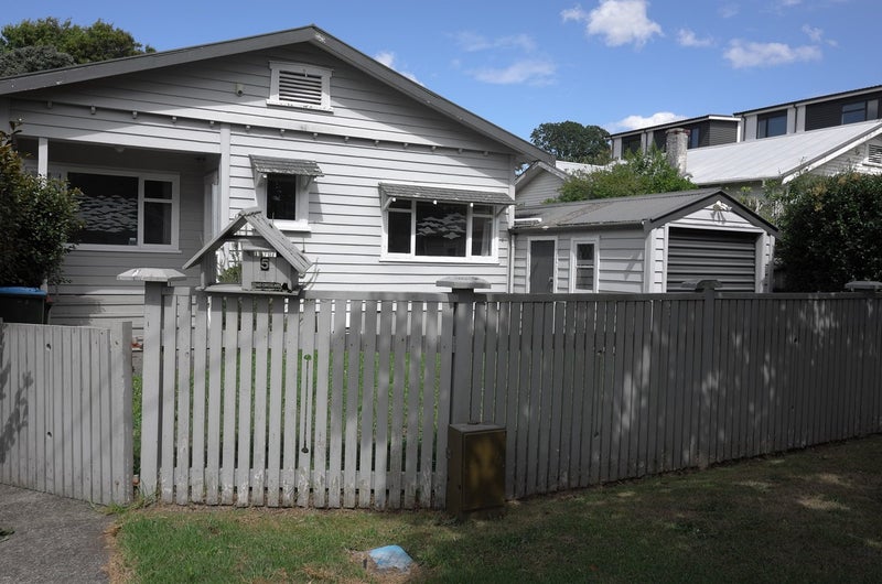 5 Epworth Avenue, Royal Oak, Auckland - Carousel 1