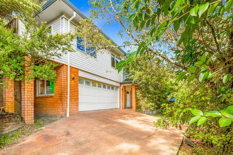 21A Woodfern Crescent, Titirangi, Auckland - Carousel 2