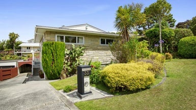 33 Redvers Drive, Belmont, Lower Hutt - Carousel 1