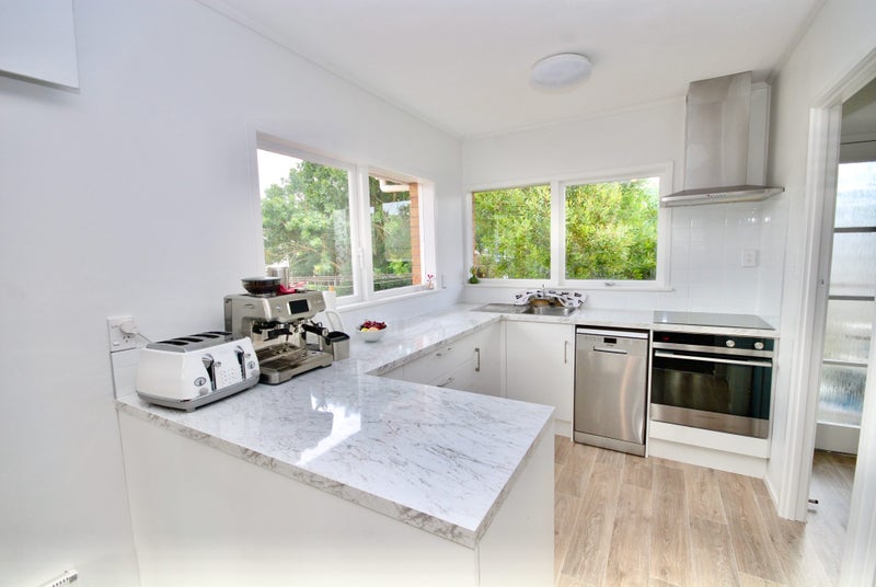 1/11 Kapiti Place, Sunnynook, Auckland - Carousel 2