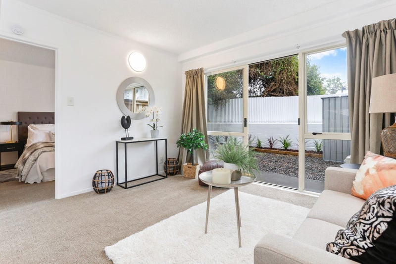 2A/1 Jack Browne Place, Otahuhu, Auckland - Carousel 1