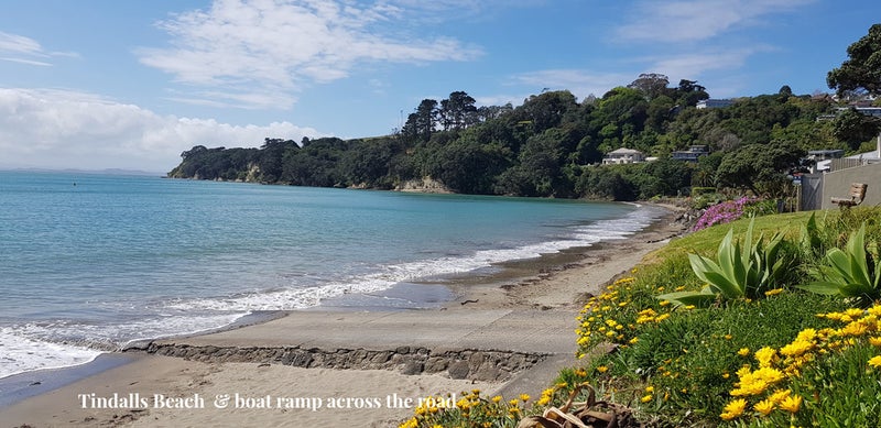 81 Tindalls Bay Road, Tindalls Beach, Whangaparaoa - Carousel 1