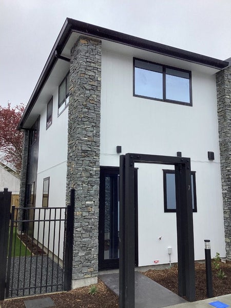 6/7 Milne Crescent, Taita, Lower Hutt - Carousel 1