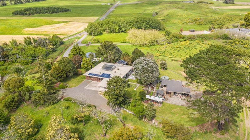 210 Waitarere Beach Road, Levin - Carousel 2