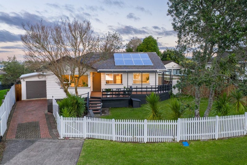 15 Landow Place, Henderson, Auckland - Carousel 1