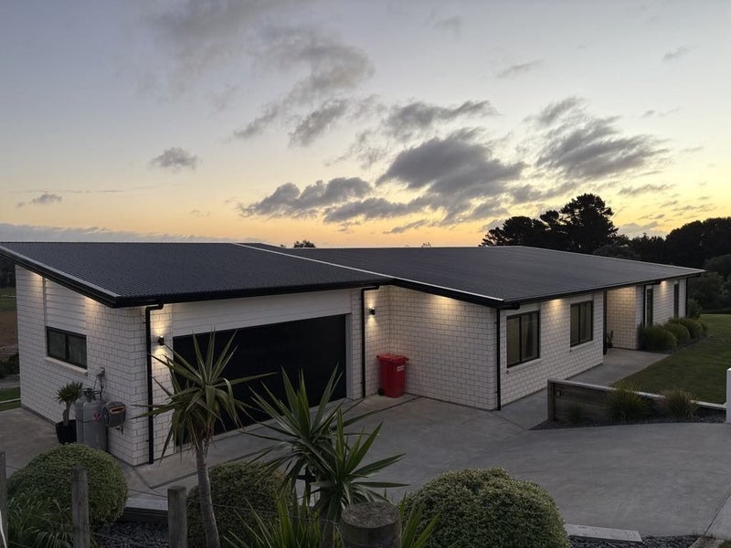 18 Cracroft Drive, Putiki, Whanganui - Carousel 2