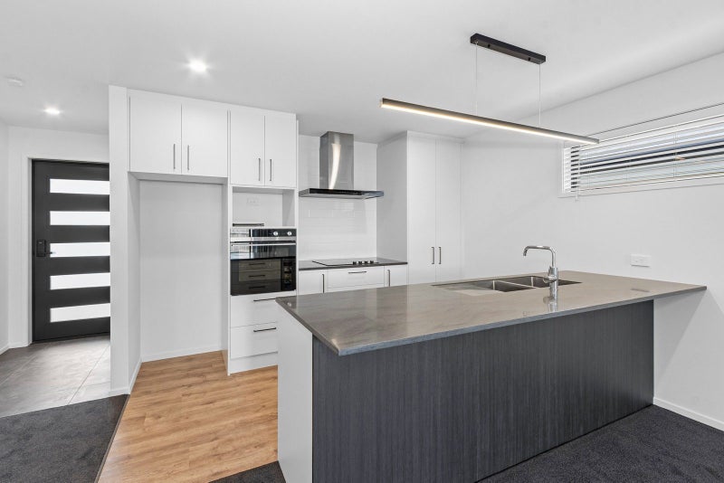 15 Oakmill Drive, Casebrook, Christchurch - Carousel 2