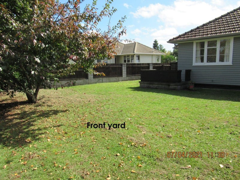 27 Slim Street, Bader, Hamilton - Carousel 15