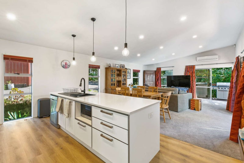 2/72 Spinella Drive, Bayview, Auckland - Carousel 2