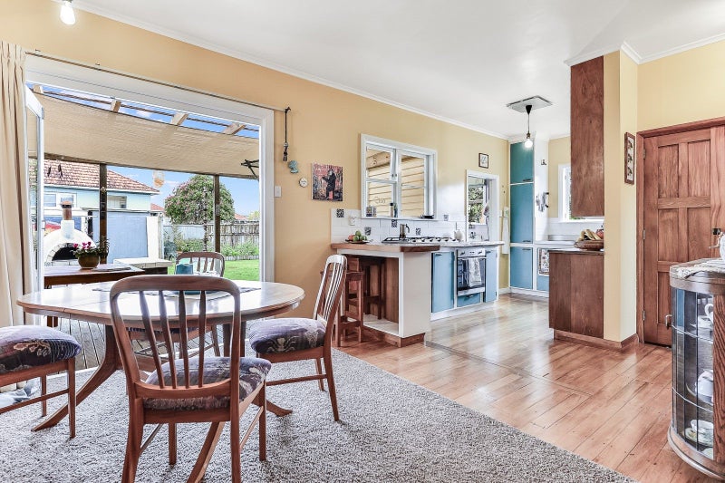 63 Jellicoe Drive, Hamilton East, Hamilton - Carousel 2