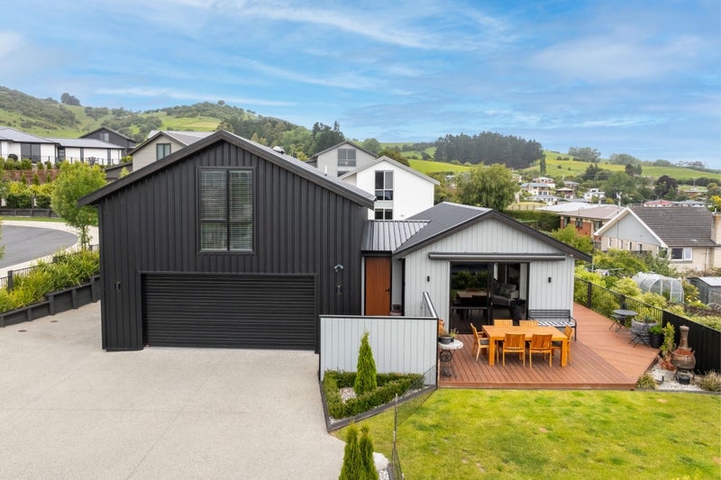 10 Trudi Place, Green Island, Dunedin - Carousel 2