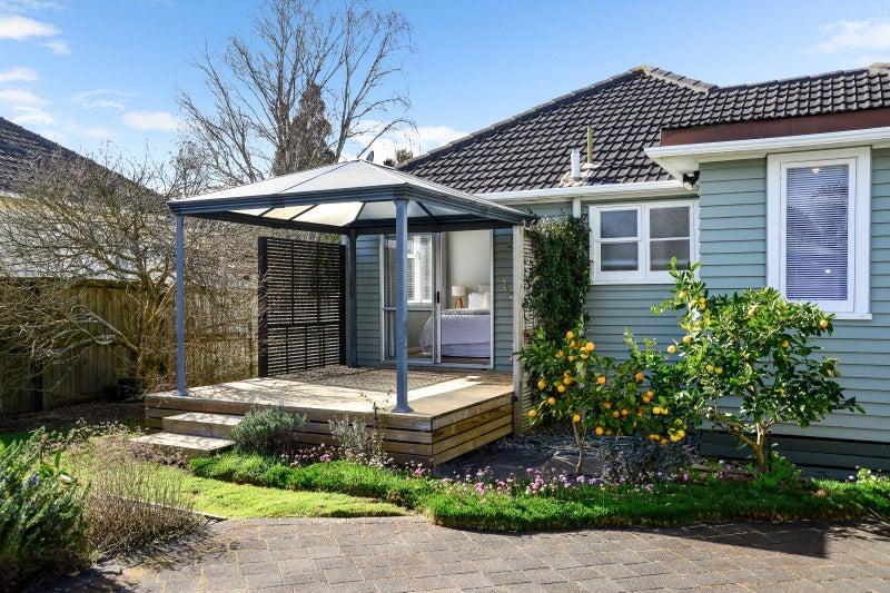 21 Churchill Avenue, Maeroa, Hamilton - Carousel 1