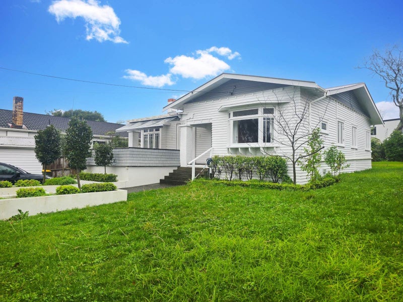 54 Beresford Street, Bayswater, Auckland - Carousel 1