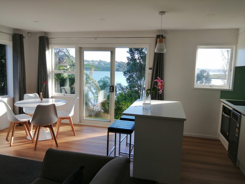 5 Chapman Road, Te Atatu Peninsula, Auckland - Carousel 2
