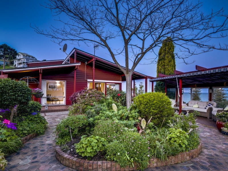 17 Brewster Street, Bluff Hill, Napier - Carousel 1