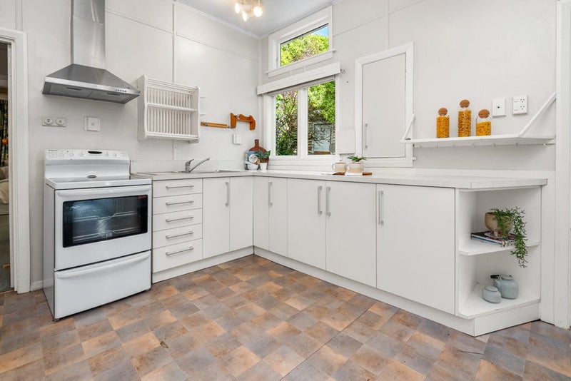 7 Port Hills Road, Heathcote Valley, Christchurch - Carousel 2