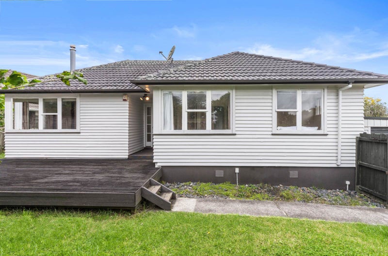 1/66 Wellington Street, Howick, Auckland - Carousel 1