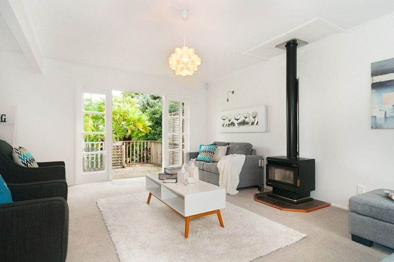 9 Farringdon Street, Glen Innes, Auckland - Carousel 2