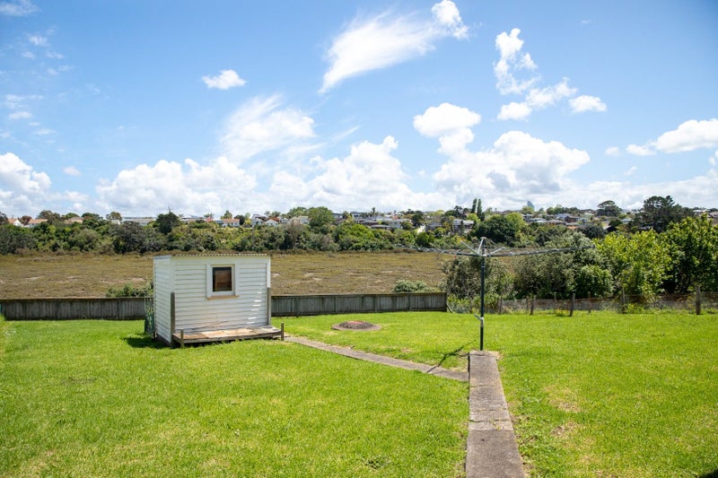 33 Hillary Crescent, Belmont, Auckland - Carousel 2