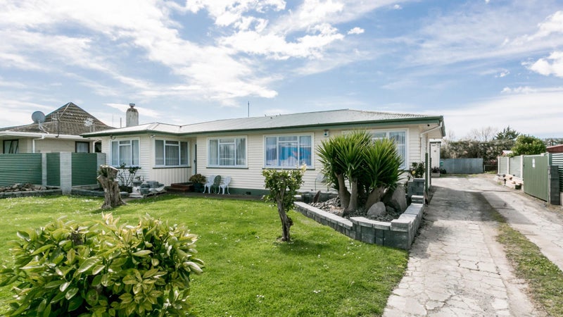 35 Buckingham Street, Whakatu, Hastings - Carousel 1
