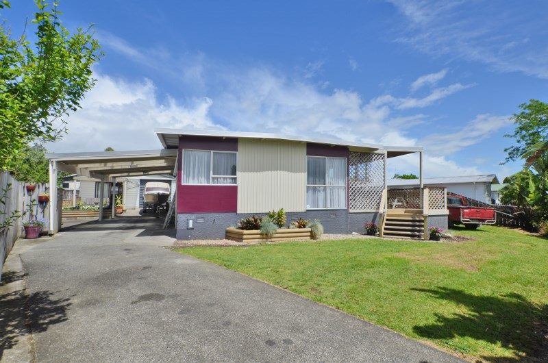 9 Paramount Parade, Tikipunga, Whangarei - Carousel 1