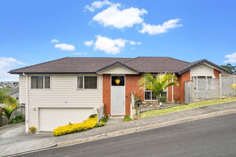 7 Aditi Close, Massey, Auckland - Carousel 1