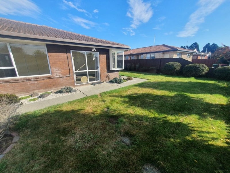 2/1 Glenbyre Place, Bromley, Christchurch - Carousel 2