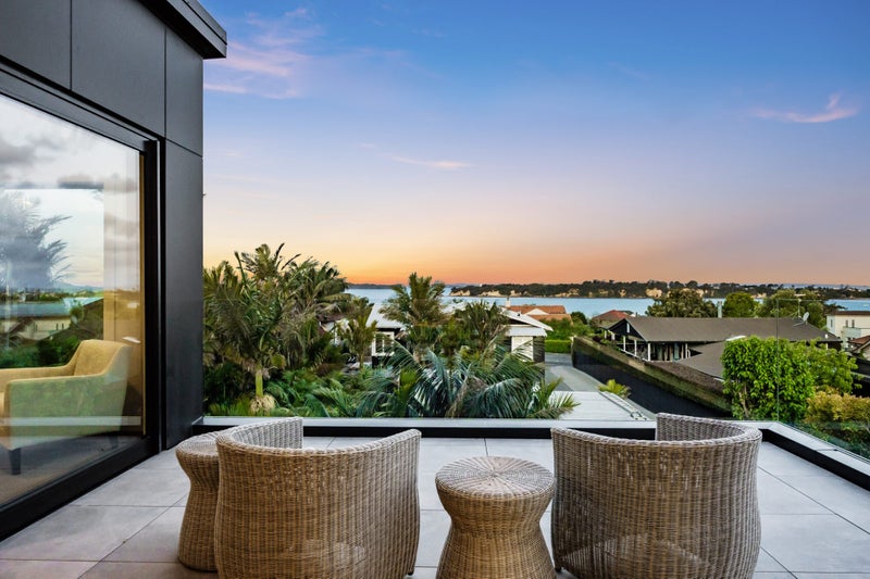 298A Riddell Road, Glendowie, Auckland - Carousel 1