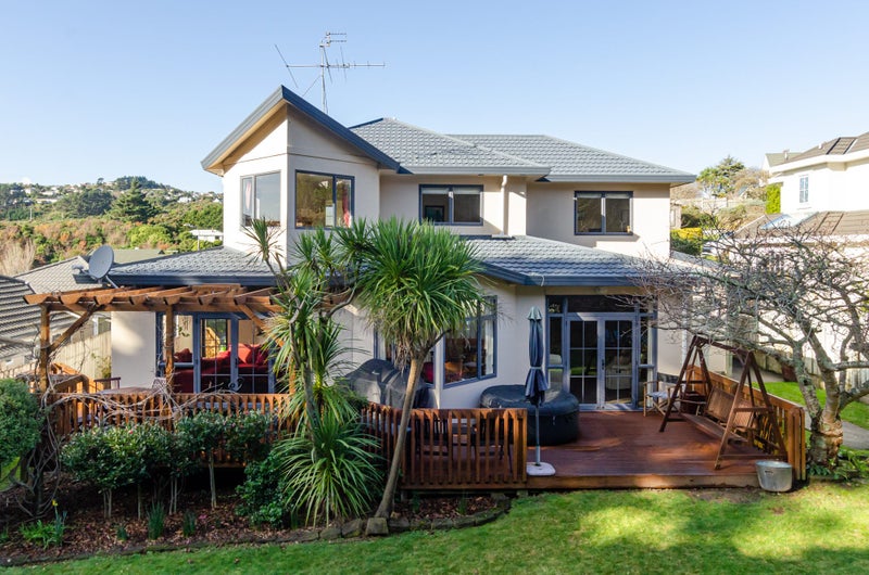 9 Wantwood Grove, Churton Park, Wellington - Carousel 1
